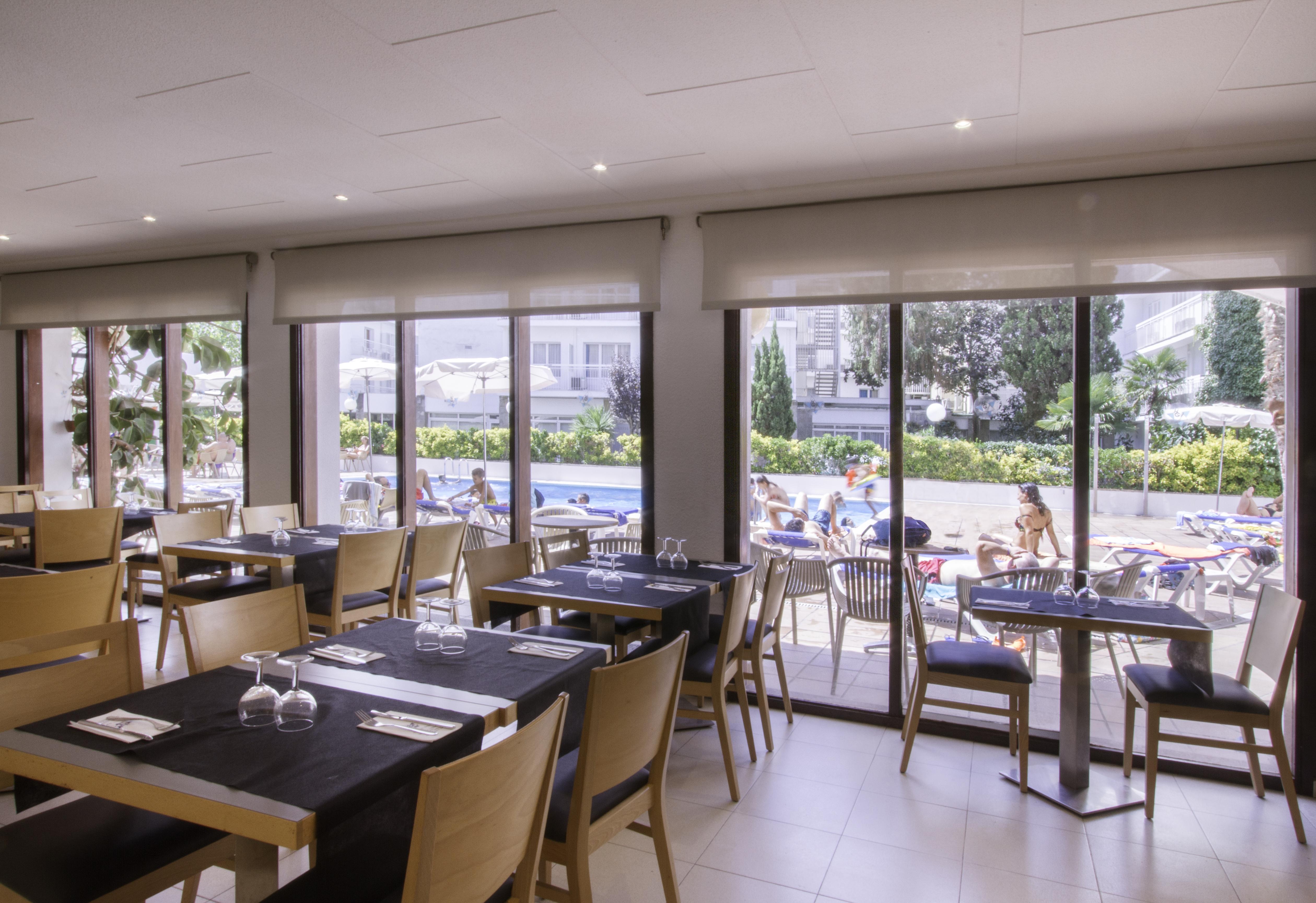 Hotel Garbi Park & Aquasplash 4*